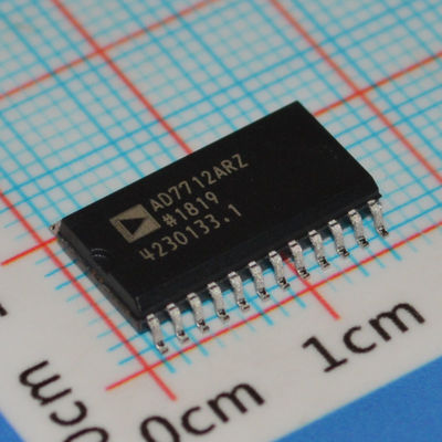 AD7712ARZ 24 بیتی Σ-Δ ADC 500Hz نرخ خروجی کم سر و صدا 1.5μV رابط SPI ±5V منبع -40°C تا 85°C طراحی تکنولوژی پیشرفته