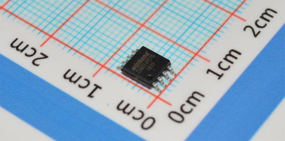 W25Q32JVSSIQ 32Mb SPI فلش 104MHz ساعت 100K پاک کردن چرخه های SOIC-8 2.7-3.6V -40°C تا +85°C