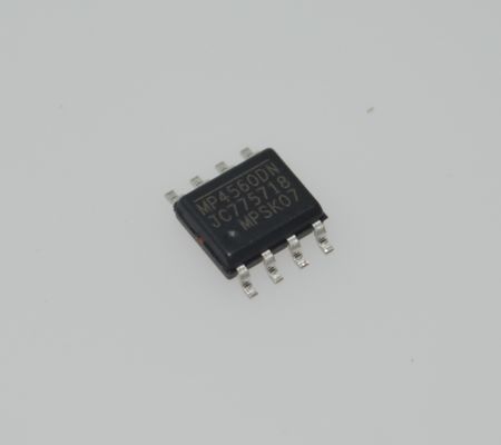 MP4560DN-LF 60V 5A کنورتر مرحله ای با کارایی بالا با ورودی گسترده 4.5 - 60V 500kHz فرکانس تنظیم پذیر خروجی محافظت از جریان بیش از حد خاموش شدن حرارتی و بسته DFN فشرده