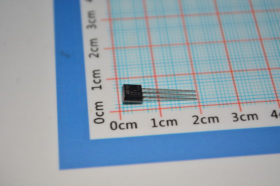 LM235Z حسگر دما دقیق سانتیگراد 1 درجه سانتیگراد دقت 2 درجه سانتیگراد تا 150 درجه سانتیگراد محدوده خطی 10mV/°C خروجی آسان کالیبراسیون گسترده 4V-30V منبع کم خود گرم TO-92 بسته