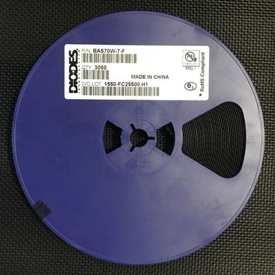BAS70W-7-F دو سری دیود Schottky 70V ولتاژ معکوس 200mA جریان جلو کم VF و نشت بسته SOT-323 سوئیچینگ با سرعت بالا ایده آل برای محافظت و مدار های RF