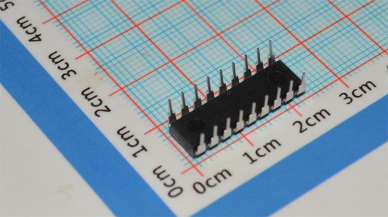 PIC16F54-I/P 8-bit RISC MCU 20MHz 512x12 فلش 25B رم 12 I/O DIP-18 2-5.5V -40°C~125°C قدرت کم <2mA