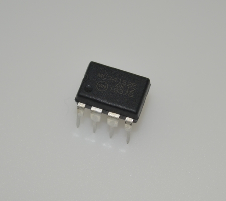 MC34152PG راننده دوگانه MOSFET 1.5A حداکثر جریان 12V-18V تامین 50ns افزایش / کاهش DIP-8 -40°C تا +85°C