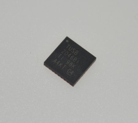 TUSB2046BIRHBR 4-Port USB 2.0 Hub Controller با 12Mbps / 1.5Mbps پشتیبانی از گیرنده های یکپارچه 3.3V عملکرد حالت کم صرفه جویی در انرژی EMI و محدوده دمای صنعتی (-40 ° C تا 85 ° C)