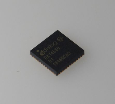 تراشه DA14580-01AT2 بلوتوث 5.0 با توان فوق‌العاده کم، اندازه 2.5x2.5 میلی‌متر، ARM Cortex-M0، عمر باتری طولانی، امنیت، چند پروتکل و طراحی مقرون‌به‌صرفه اینترنت اشیا