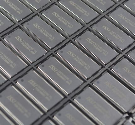 IS42S16320B-7TL SDRAM با چگالی 64 مگابیت، سرعت 166 مگاهرتز، عملکرد 3.3 ولت، سازماندهی 16Mx16، رابط LVTTL، دمای صنعتی (-40°C~85°C)، بسته بندی TSOP-II فشرده، قابلیت اطمینان بالا