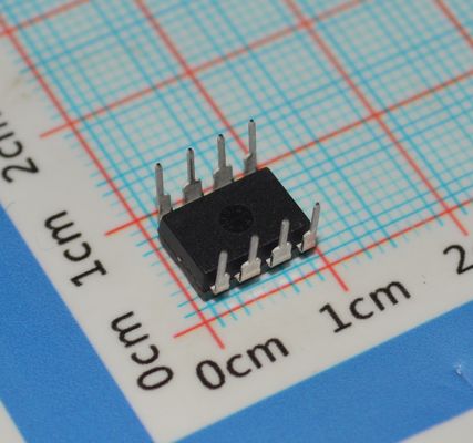 AD820AN تقویت کننده عملیاتی 5 مگاهرتز پهنای باند 16 ولت/میکروثانیه سرعت زیاد تک/دوگانه منبع تغذیه کم 1.8 میلی آمپر جریان ریل به ریل خروجی -40 درجه سانتیگراد تا 125 درجه سانتیگراد 8 پین DIP/SOIC درجه صنعتی