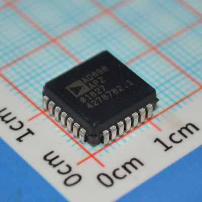 AD698APZ LVDT حالت دهنده سیگنال ±12V تا ±15V کار 20kHz پهنای باند 0.25% خطی واحد / دو منبع محدوده دمای صنعتی برای حسگر موقعیت و کنترل حرکت