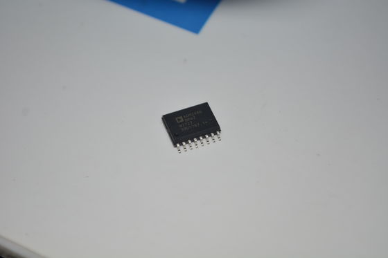 فرستنده و گیرنده RS-485 ایزوله ADM2486BRWZ با سرعت 500 کیلوبیت بر ثانیه، ایزولاسیون 2.5 کیلو ولت، ESD ±15 کیلو ولت، منطق 3 ولت/5 ولت، CMR بالا، دمای صنعتی برای PLC/کنترل موتور