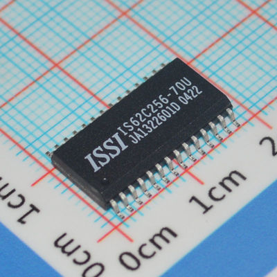 IS62C256-70U 32Kx8 SRAM با سرعت بالا 70ns زمان دسترسی قدرت کم CMOS 5V عملیات دامنه دمای صنعتی TTL سازگار ذخیره داده قابل اعتماد آسان برای استفاده بسته 28 پین