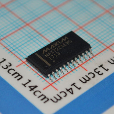 MAX7221EWG+T درایور نمایشگر LED 8 رقمی با رابط SPI نرخ داده سریال 10 مگاهرتز عملکرد 2.7 ولت تا 5.5 ولت کنترل LED مجزا و پکیج SOIC 24 پین پهن