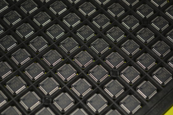 LPC1114FBD48/302 ARM Cortex-M0 میکروکنترلر 32 بیتی، CPU با سرعت 50 مگاهرتز، حافظه فلش 32 کیلوبایتی، حافظه SRAM 8 کیلوبایتی، ADC 12 بیتی، 42 پین GPIO، UART/SPI/I2C، توان کم مصرف < 1 میکروآمپر در حالت Deep Sleep