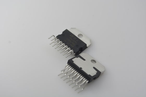 TDA7294V تقویت کننده صوتی DMOS 100W با قدرت خروجی بالا عملکردهای خاموش / حالت آماده سر و صدا کم طیف گسترده ای از منبع (± 10V تا ± 40V) مدار کوتاه و حفاظت حرارتی و فناوری SPI