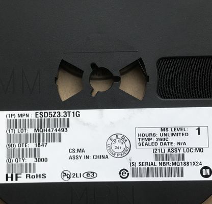 ESD5Z3.3T1G محافظ 3.3 ولتی در بسته‌بندی SOD-523، ظرفیت خازنی کمتر از 1 پیکوفاراد، دو جهته، مطابق با IEC 61000-4-2 سطح 4 (30 کیلو ولت)، حفاظت ESD، دفاع از خطوط داده با سرعت بالا، ایده‌آل برای لوازم الکترونیکی قابل حمل