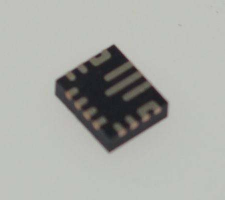 مبدل باک-بوست TPS63070RNMR ورودی 2.5-12 ولت، سوئیچ 2 آمپر، راندمان 96%، خروجی قابل تنظیم 1.8-5.5 ولت، حالت صرفه جویی در مصرف انرژی، جریان سکون 25 میکروآمپر، PWM اجباری، پکیج QFN 3x3mm