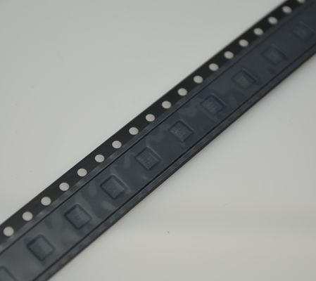 مبدل باک-بوست TPS63070RNMR ورودی 2.5-12 ولت، سوئیچ 2 آمپر، راندمان 96%، خروجی قابل تنظیم 1.8-5.5 ولت، حالت صرفه جویی در مصرف انرژی، جریان سکون 25 میکروآمپر، PWM اجباری، پکیج QFN 3x3mm