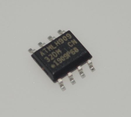AT24C32D-SSHM-T حافظه EEPROM سریال 32 کیلوبیت I2C، ولتاژ گسترده 1.7 ولت تا 5.5 ولت، سرعت 1 مگاهرتز، صفحه 32 بایتی، سخت‌افزار WP، 1 میلیون چرخه نوشتن، ماندگاری 100 ساله، SOIC-8، دمای صنعتی