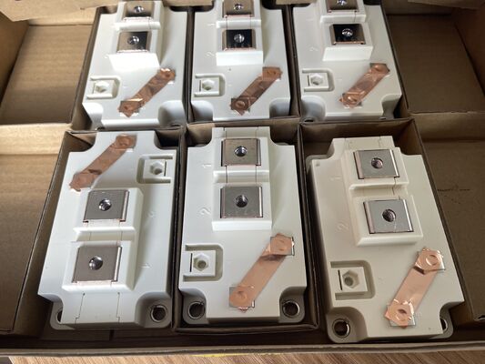 FZ600R12KE4HOSA1 ماژول IGBT 1200V/600A VCE پایین ((sat) سرعت بالا سوئیچ کردن از دست دادن کم فشار-تناسب پین های جدا شده baseplate NTC Sensor درجه صنعتی برای محرک های سنگین و کنورترهای بادی