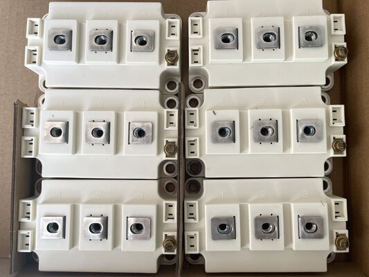 ماژول IGBT SKM400GAR12E4 1200V 400A، Vce(sat) کم، مقاومت بالا در برابر اتصال کوتاه، تلفات سوئیچینگ کم، عایق بالا، درجه صنعتی، برای اینورترهای خورشیدی و UPS های توان بالا