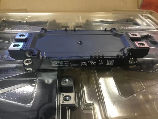 SEMIX603GB12E4P 1200V 600A ماژول IGBT Vce پایین ((sat) محکم بودن مدار کوتاه بالا از دست دادن سوئیچ پایین عایق بندی بالا درجه صنعتی برای UPS های قدرت بالا و درایوهای صنعتی