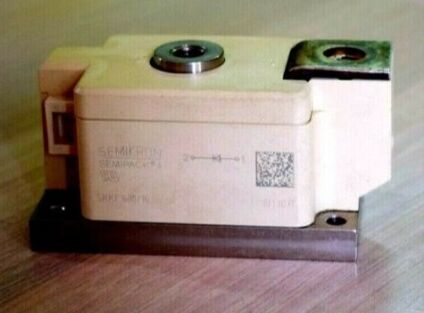 SKKE600/16 1600 ولت 600 آمپر ماژول دیود تکی، ولتاژ فوروارد فوق‌العاده پایین 1.5 ولت، جریان هجومی بالا 22 کیلوآمپر، پایه ایزوله SEMIPACK4، انتقال حرارت عالی، قابلیت اطمینان بالا، دارای گواهینامه UL برای رکتیفایرها و جوشکاری