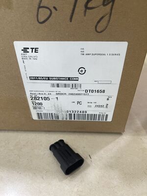 282105-1 هدر سیم به برد با گام 5.0 میلی‌متر، 3 موقعیت، عمودی، سوراخ‌دار، شلنگ‌دار، قفل اصطکاکی، قطبی شده، دارای رتبه 9 آمپر برای منابع تغذیه و کنترل‌های صنعتی