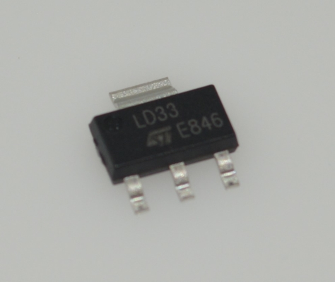 LD1117S33CTR 3.3V تنظیم کننده ولتاژ LDO با خروجی 1A ولتاژ کم افت دقیق بالا بیش از حد فعلی و حفاظت حرارتی پایدار با خازن های سرامیکی بسته SOT-223